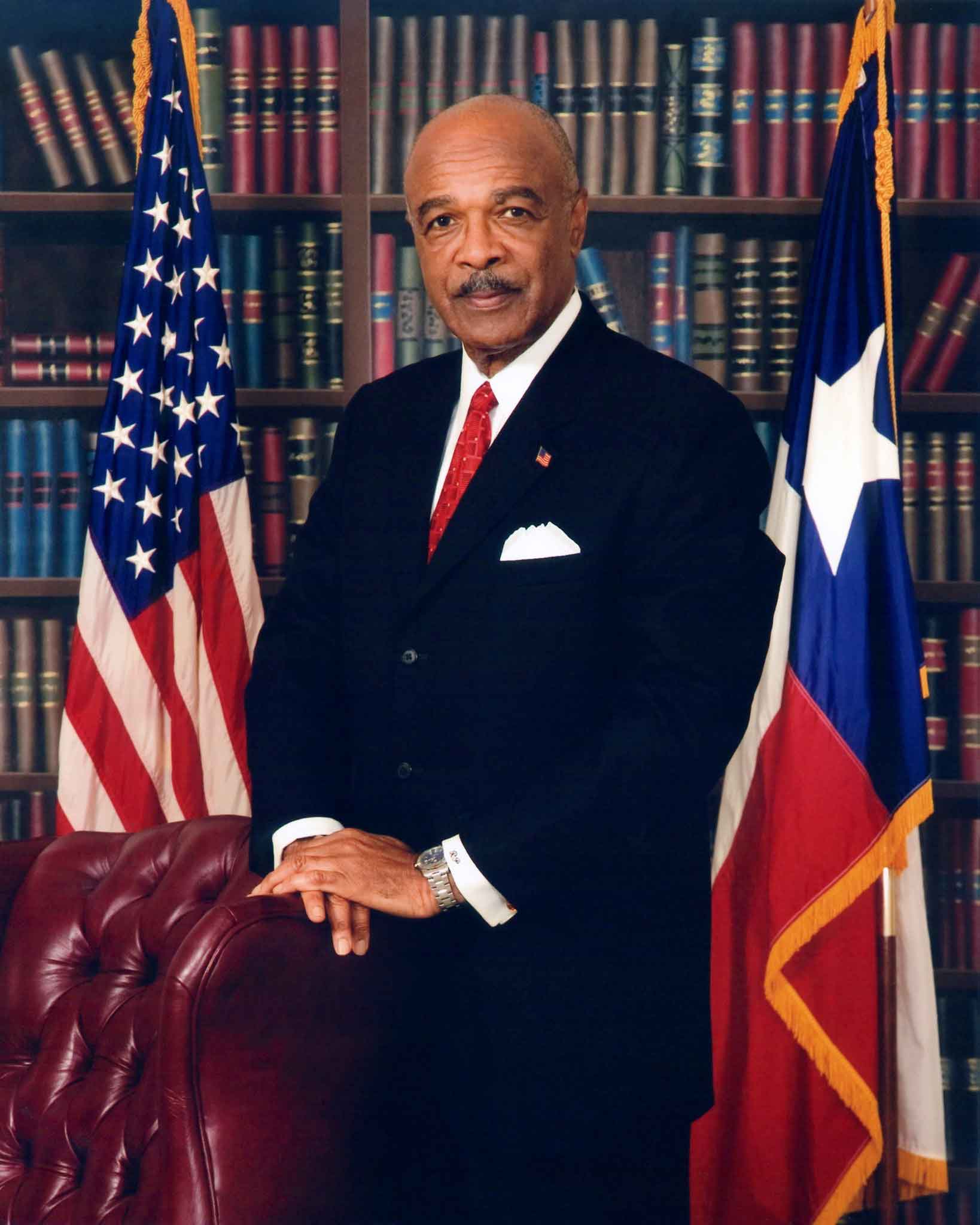 Full headshot of Rod Paige - ACE board member